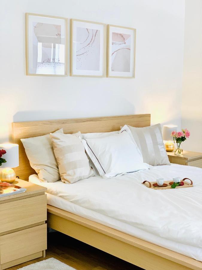 Apartament W Centrum Miasta Z Darmowym Parkingiem Dla Dwojga -Apartamenty Pod Zlotym Lwem كوادسكوم المظهر الخارجي الصورة