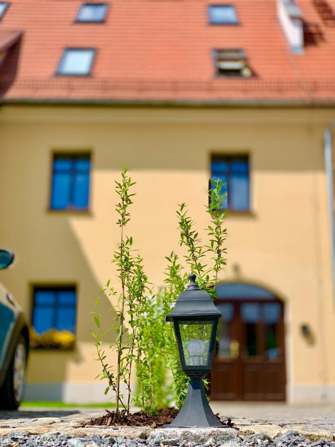 Apartament W Centrum Miasta Z Darmowym Parkingiem Dla Dwojga -Apartamenty Pod Zlotym Lwem كوادسكوم المظهر الخارجي الصورة