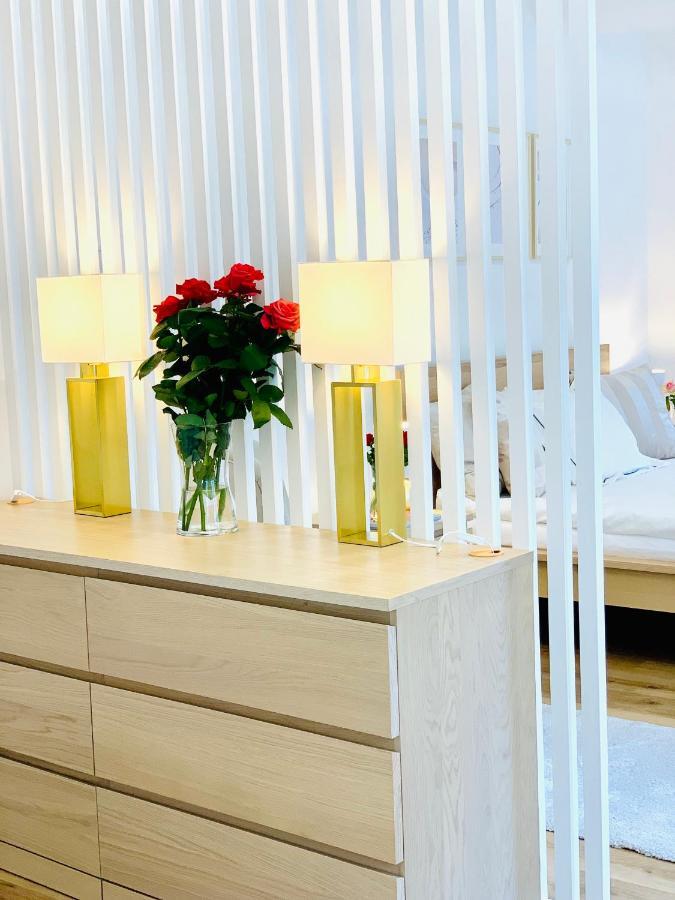 Apartament W Centrum Miasta Z Darmowym Parkingiem Dla Dwojga -Apartamenty Pod Zlotym Lwem كوادسكوم المظهر الخارجي الصورة