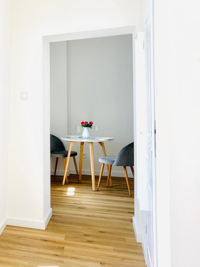 Apartament W Centrum Miasta Z Darmowym Parkingiem Dla Dwojga -Apartamenty Pod Zlotym Lwem كوادسكوم المظهر الخارجي الصورة